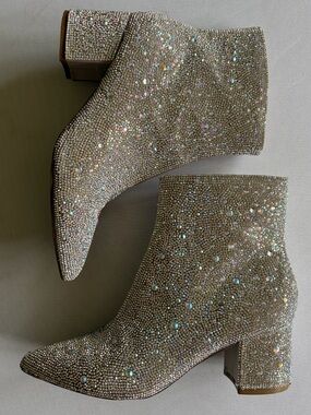 Betsey Johnson SB-Kyla All Over Silver Rhinestone Pointed Toe Zip Bootie 7.5